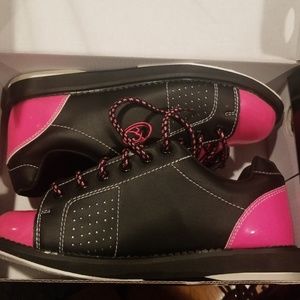 Brand new Elite Athena bowling shoes